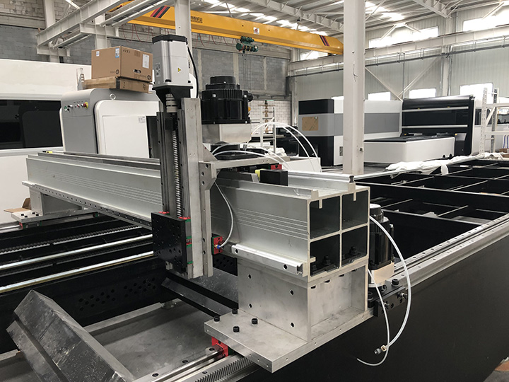 Fiber laser cutting machine gantry